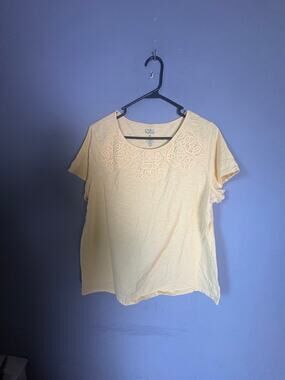 Croft and Barrow Classic Fit Top Womens Yellow Size M Read